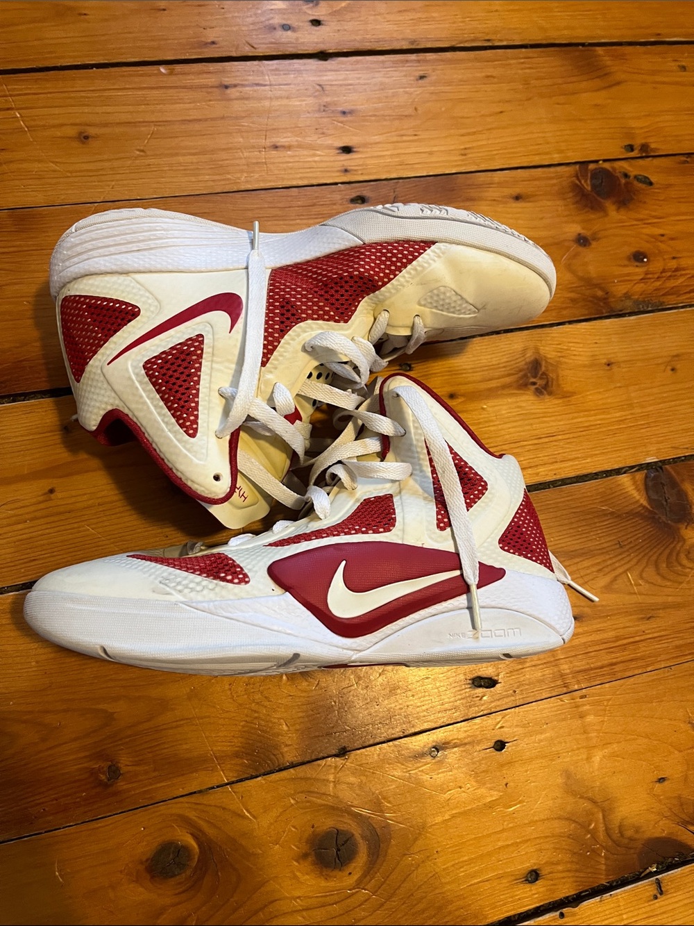 Nike Men’s 2011 Nike Hyper Fuse Basketball Sneakers